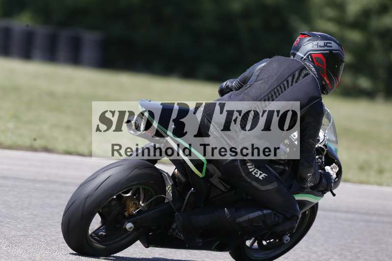 /44 09.08.2025 Plüss Moto Sport ADR/Freies Fahren/backside